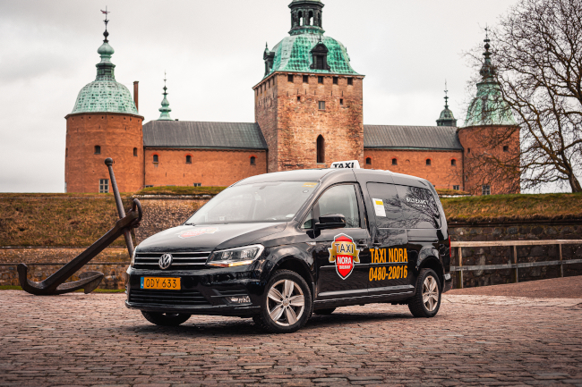 VW Caddy taxibil med plats för 6 passagerare hos Taxi Nora i Kalmar